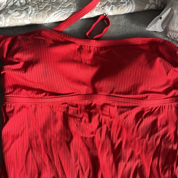 Strapless (or with straps) tankini Top - Picture 3 of 3